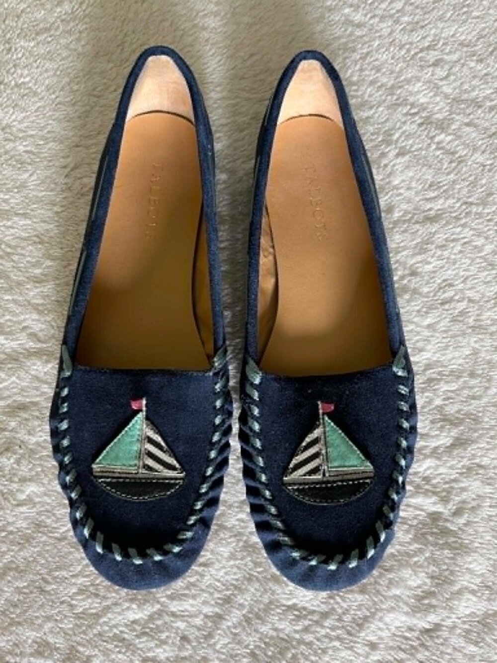 Talbots Everson Driving Moccasins a whimsical sailboat applique Women's size 9M